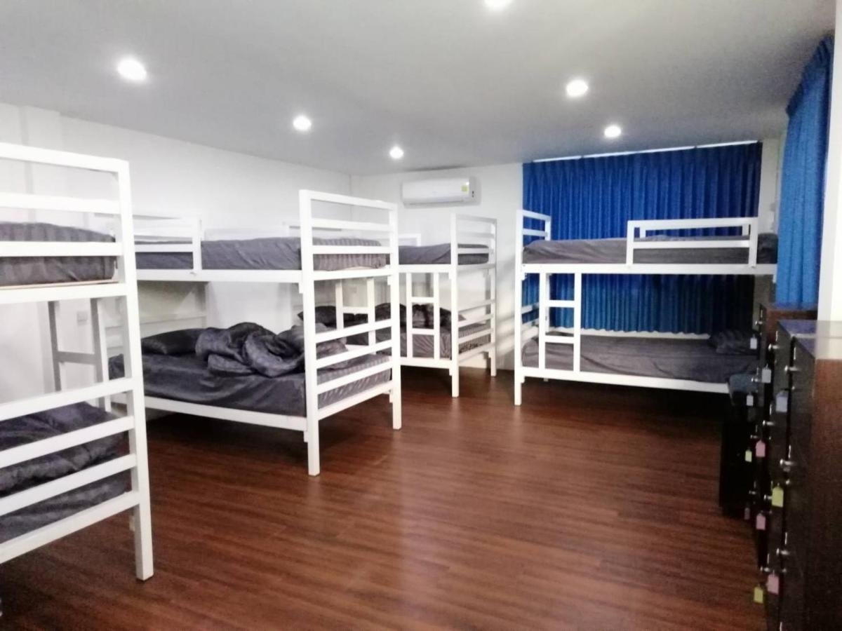 Happy Home Hostel Бангкок Экстерьер фото