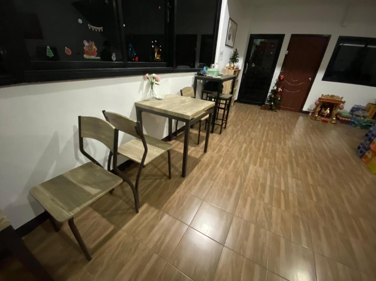 Happy Home Hostel Бангкок Экстерьер фото